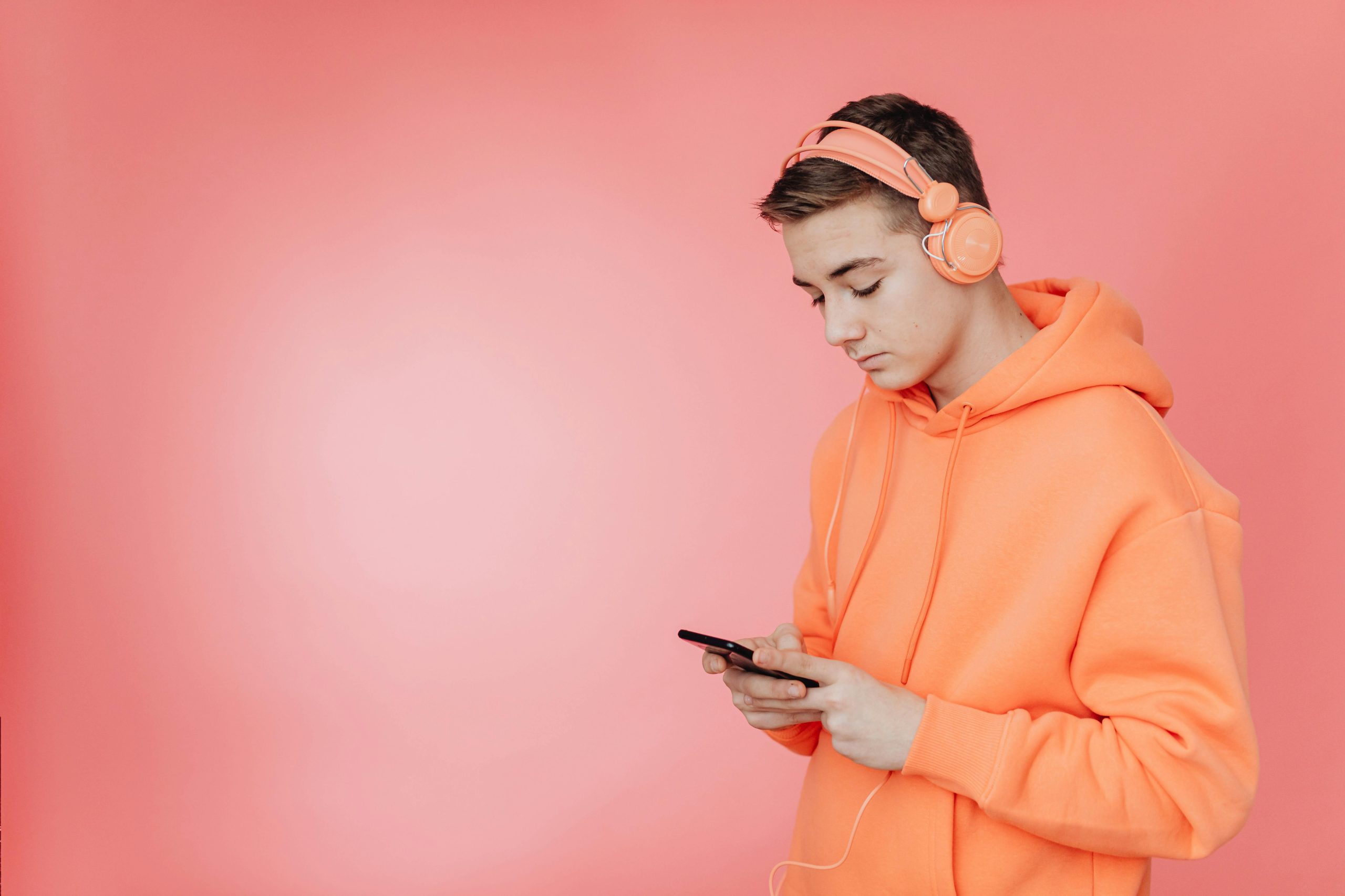 Proč Gen Z touží po jasnosti: problém digitálního šumu